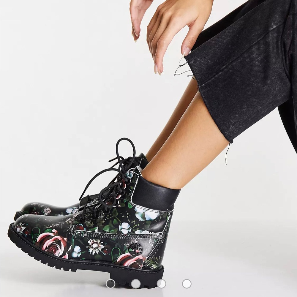 Timberland 6 inch Heritage cupsole floral boots, Floral, Size 8; NEW w/o Box